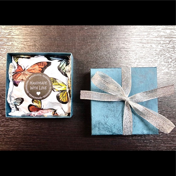 Butterfly Necklace, Dragonfly, Insect, Bee, Flower - Picture 7 of 9